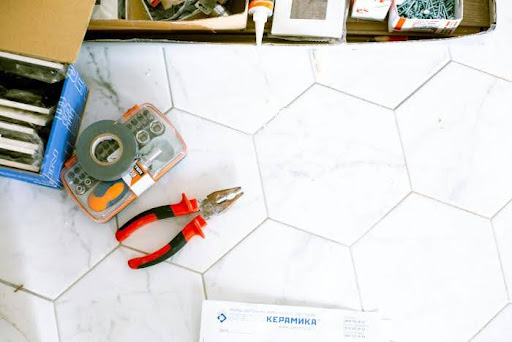 Top Tools for DIY Floor Tile Installation