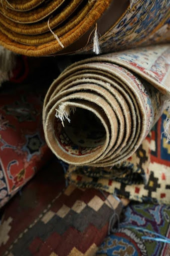 The Difference Between a Carpet and a Rug